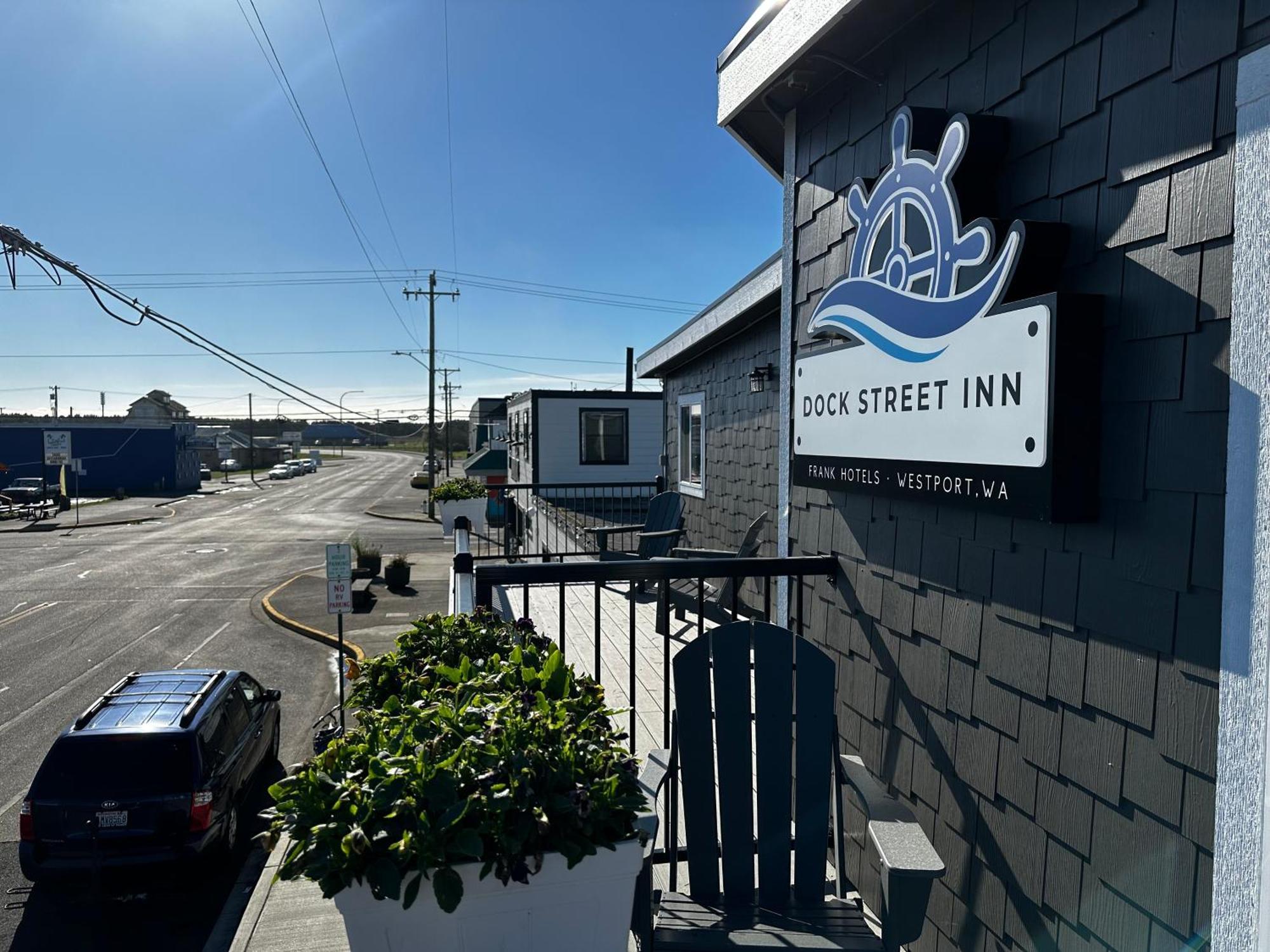 Dock Street Inn Westport Exterior photo